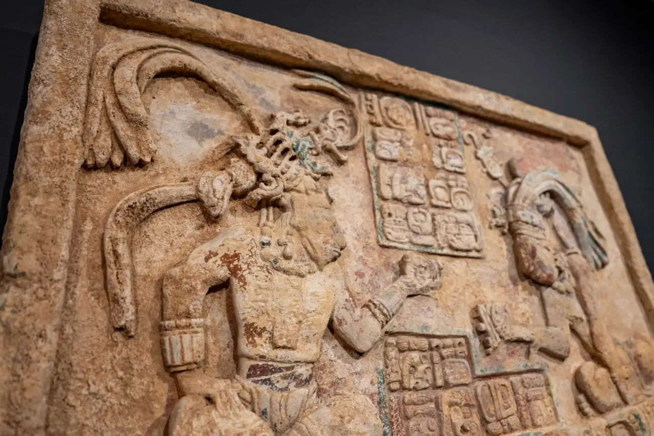 Tecnología multiespectral ayudó a leer una inscripción erosionada por más de 1,200 años en el sitio maya de Xultun..webp